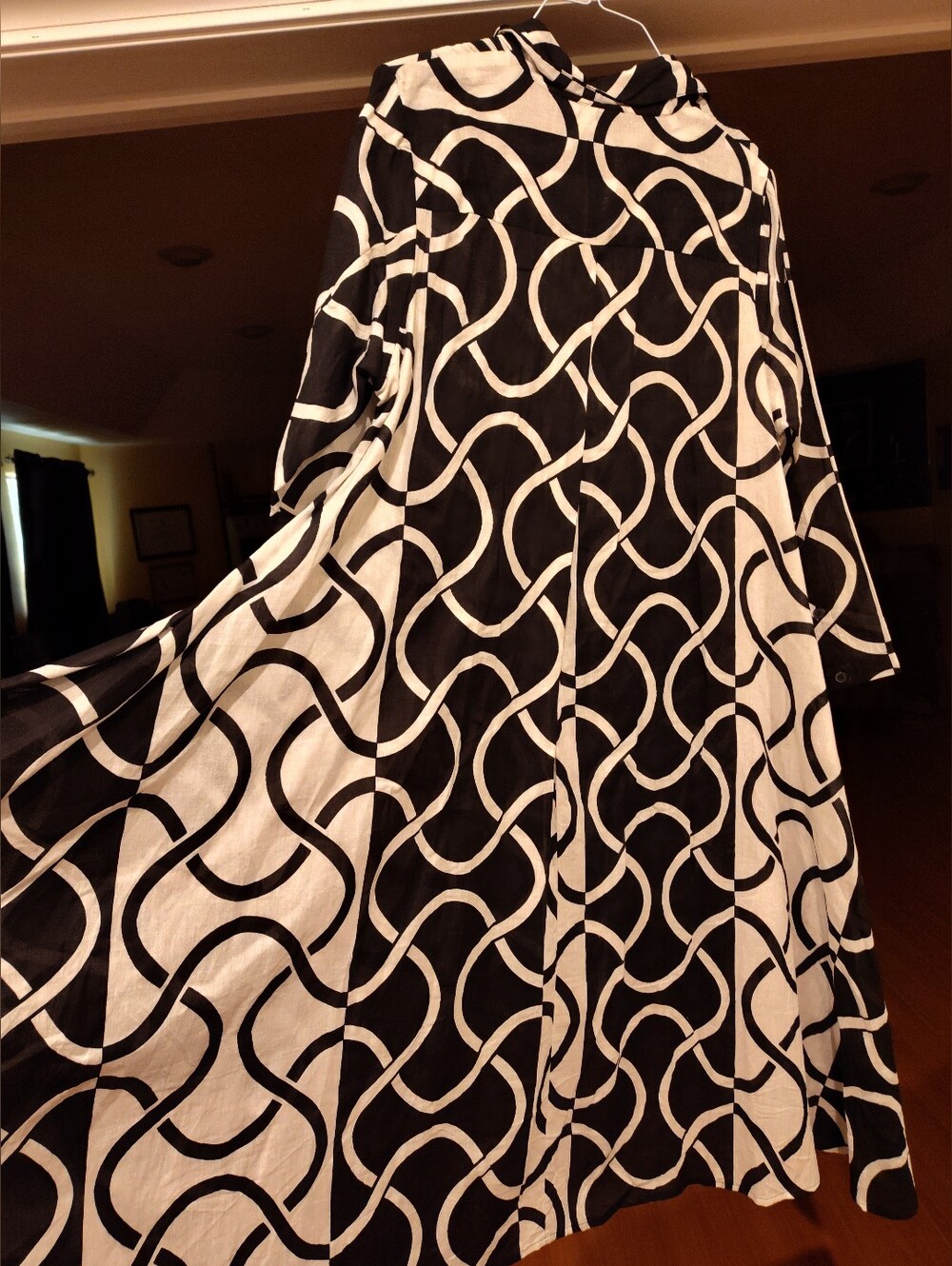 Black & White Swirl Print Button-Front Hi- Low Dress - Picture 7 of 11